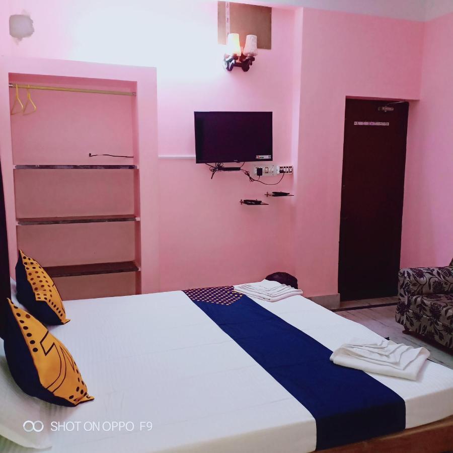 Hotel Gunjan Puri Exterior foto